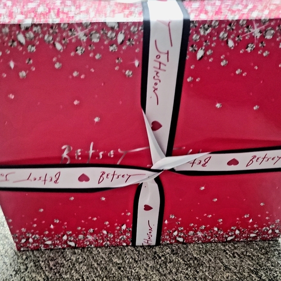 NWT in box Betsey Johnson 2 piece hat and card case wallet set - Picture 5 of 6